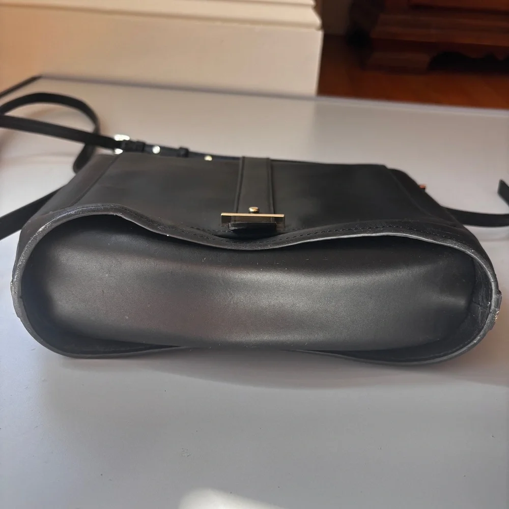 Cole Haan Vestry Saddle Bag in Black‎ Crossbody Leather Purse Gold Hardware